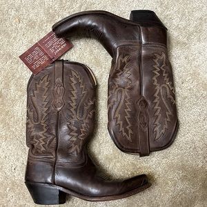 Brown cowgirl boots